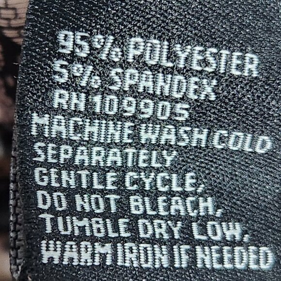 Carina Black and white paisley, knee-length dress - Size: Large - Picture 6 of 6